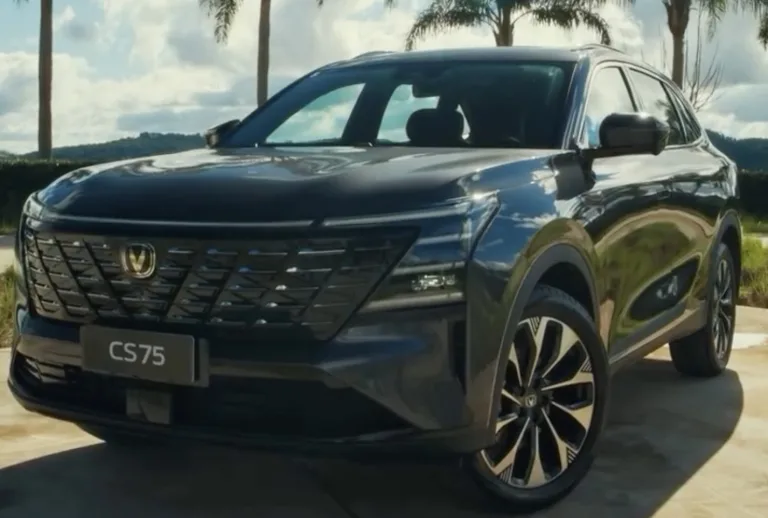 Caoa Changan CS75 é lançado no Brasil por R$ 199,9 mil com motor 1.5 turbo flex, três telas e produção em Anápolis