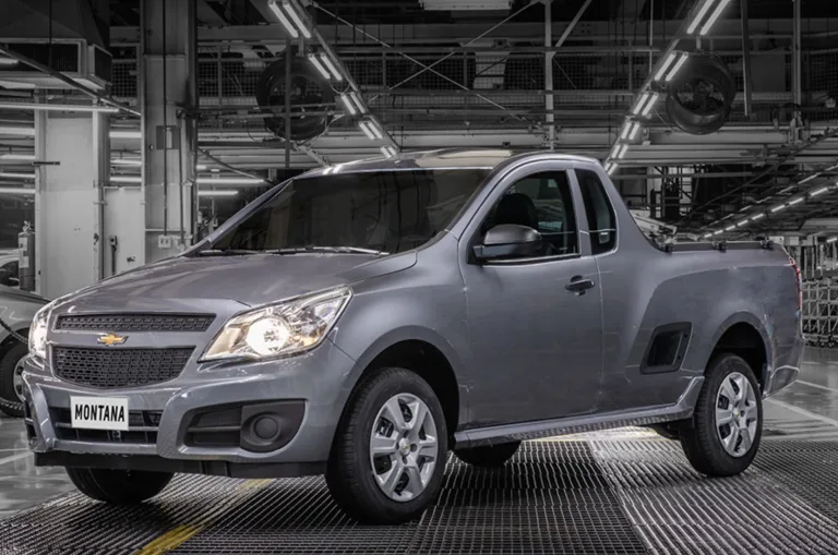 Chevrolet Montana de segunda geração usada combina caçamba de 1.100 litros, capacidade para 758 kg e manutenção simples, mas exige atenção à ignição, aos coxins e ao cabeçote