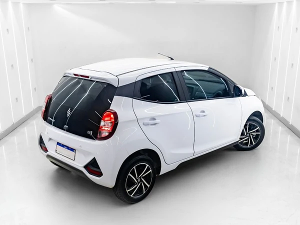 E-Motors suspendeu Emova Easy e Emova Urban, de R$ 99.990, depois que o frete China-Brasil subiu de US$ 1.800 para US$ 10.200 por contêiner.