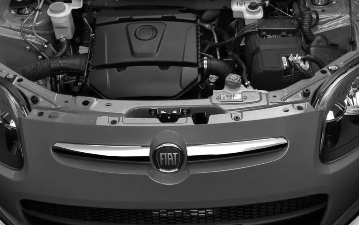 O motor 1.6 de até 117 cv responde bem na cidade, encara a estrada sem esforço e dá ao hatch uma disposição que ainda agrada hoje.