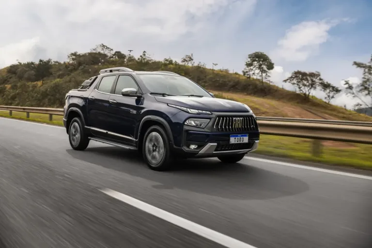 Você percebeu o que a Fiat fez com a Toro 2027? A primeira picape híbrida nacional da Fiat chegou, mas o detalhe mais importante quase ninguém notou
