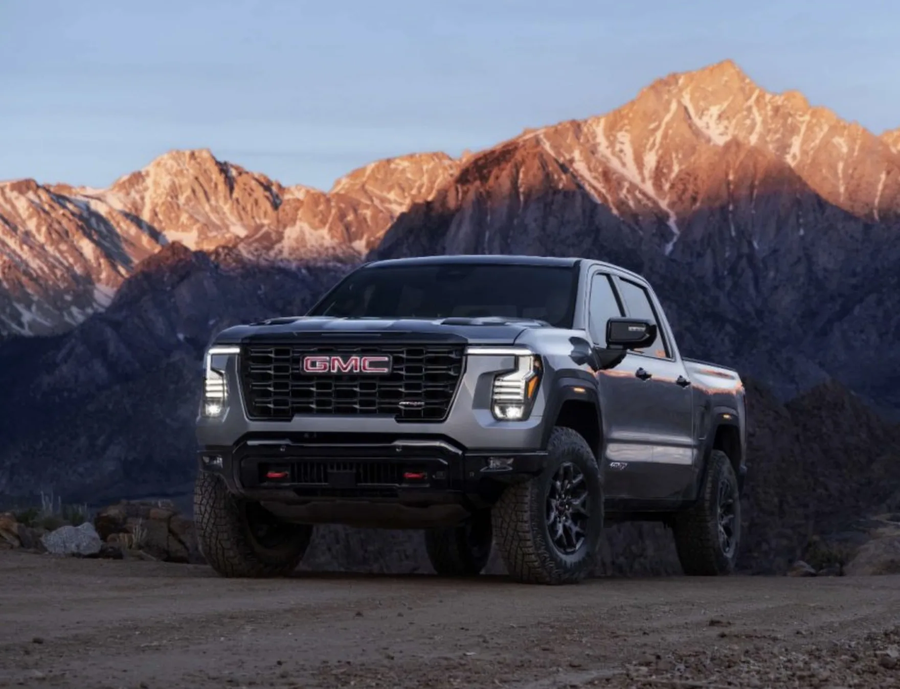 Nova GMC Sierra 1500 2027 acompanha a Silverado, cresce no visual, aposta em V8 inéditos e mira quem ainda vê picape grande como símbolo de força.