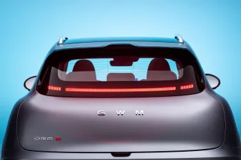 GWM Ora 5 por R$ 159 mil: 100% elétrico enfrenta SUVs a combustão com 204 cv, bateria de 58,3 kWh, autonomia de 349 km e aceleração de 0 a 100 km/h em 7,7 segundos