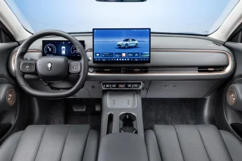 GWM Ora 5 por R$ 159 mil: 100% elétrico enfrenta SUVs a combustão com 204 cv, bateria de 58,3 kWh, autonomia de 349 km e aceleração de 0 a 100 km/h em 7,7 segundos