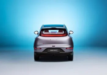 GWM Ora 5 por R$ 159 mil: 100% elétrico enfrenta SUVs a combustão com 204 cv, bateria de 58,3 kWh, autonomia de 349 km e aceleração de 0 a 100 km/h em 7,7 segundos