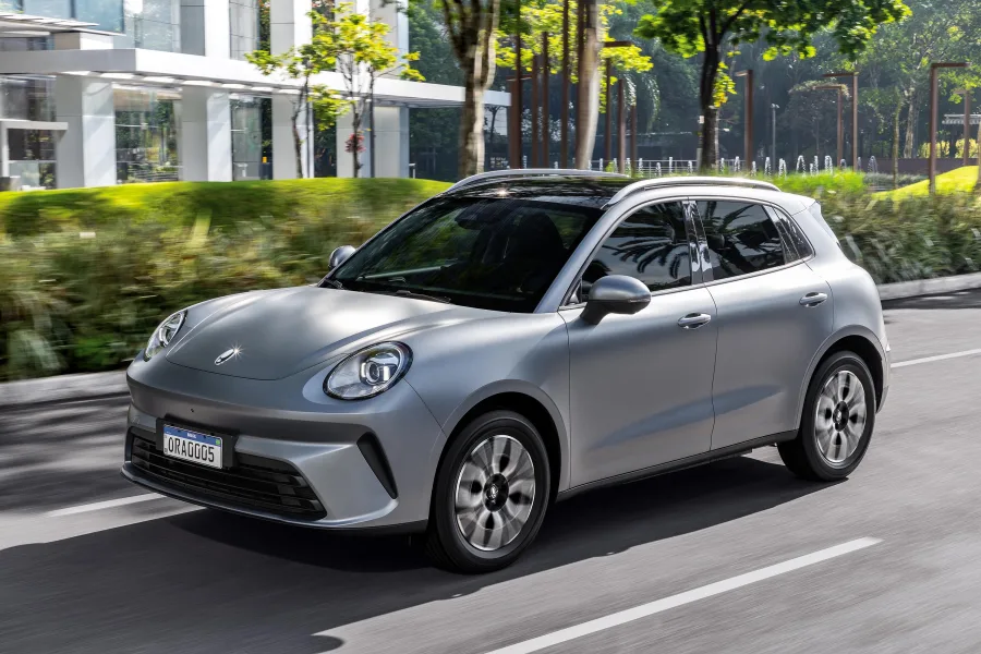 GWM Ora 5 por R$ 159 mil: 100% elétrico enfrenta SUVs a combustão com 204 cv, bateria de 58,3 kWh, autonomia de 349 km e aceleração de 0 a 100 km/h em 7,7 segundos