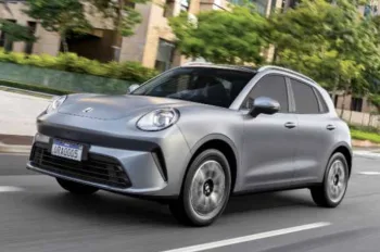GWM Ora 5 por R$ 159 mil: 100% elétrico enfrenta SUVs a combustão com 204 cv, bateria de 58,3 kWh, autonomia de 349 km e aceleração de 0 a 100 km/h em 7,7 segundos