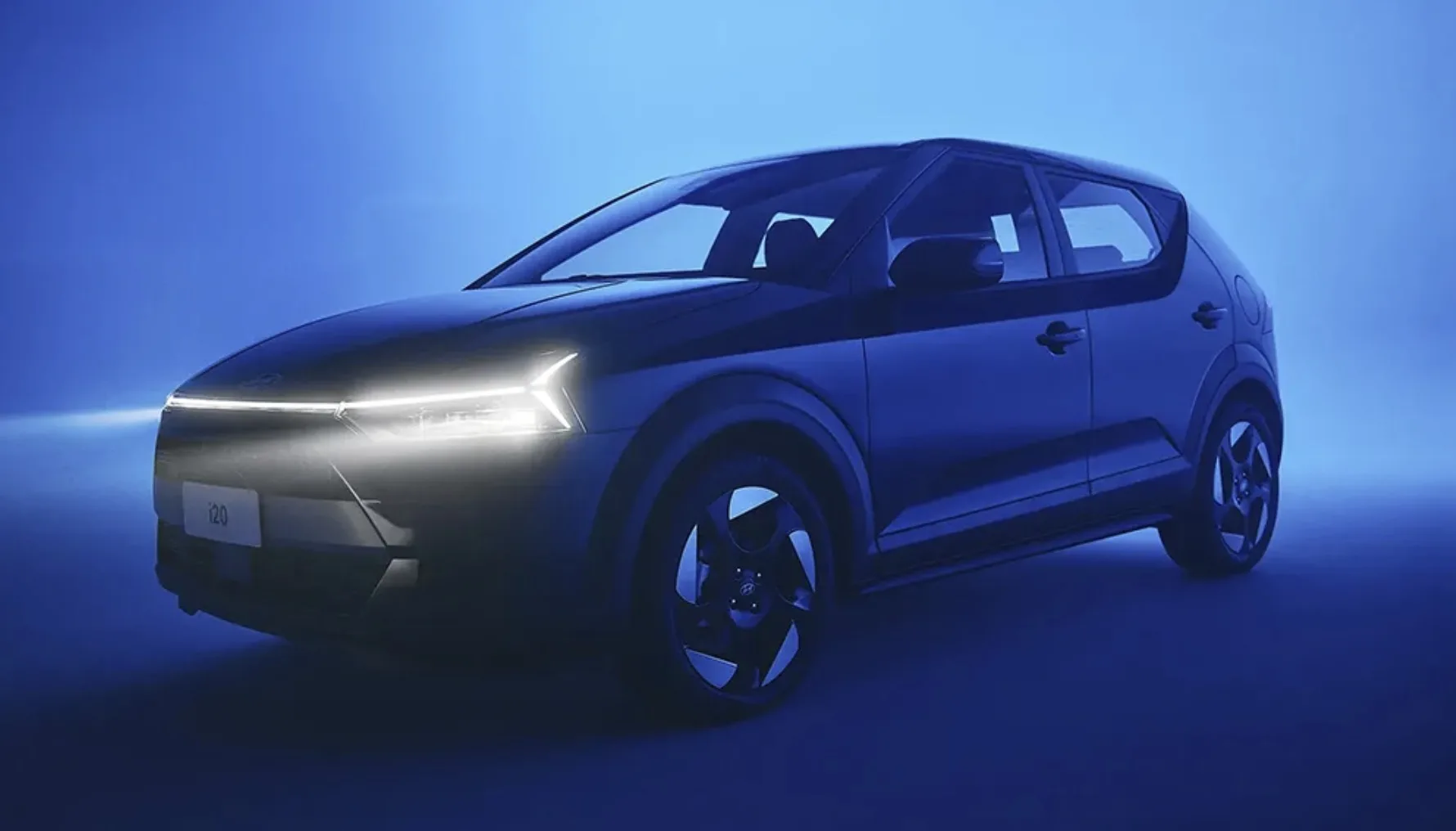 A Limited TGDI introduz o motor turbo de 115 cv e o câmbio automático, enquanto a X-Line aposta em identidade visual exclusiva e acabamento diferenciado.