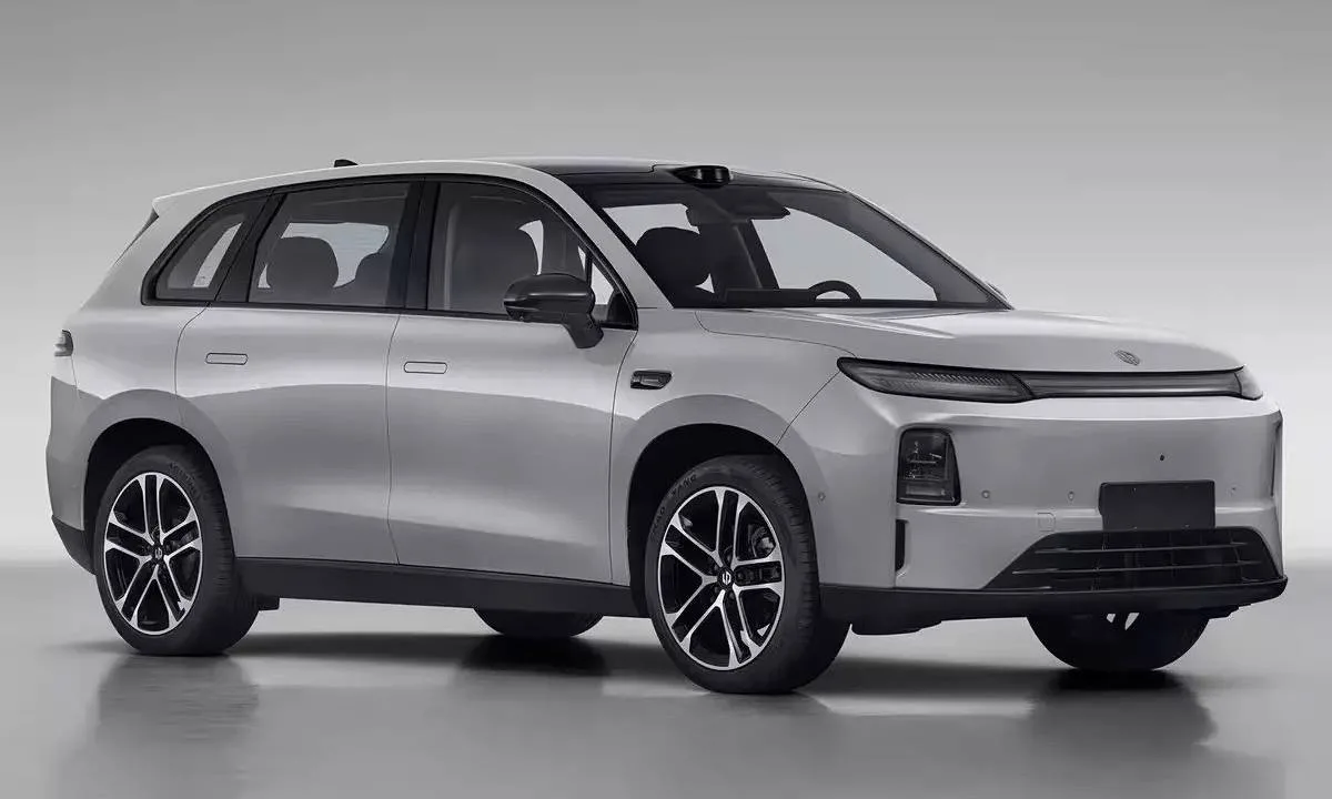 O Leapmotor C10 recebeu uma atualização importante na China e chega mais preparado para disputar espaço entre os SUVs eletrificados de nova geração.
