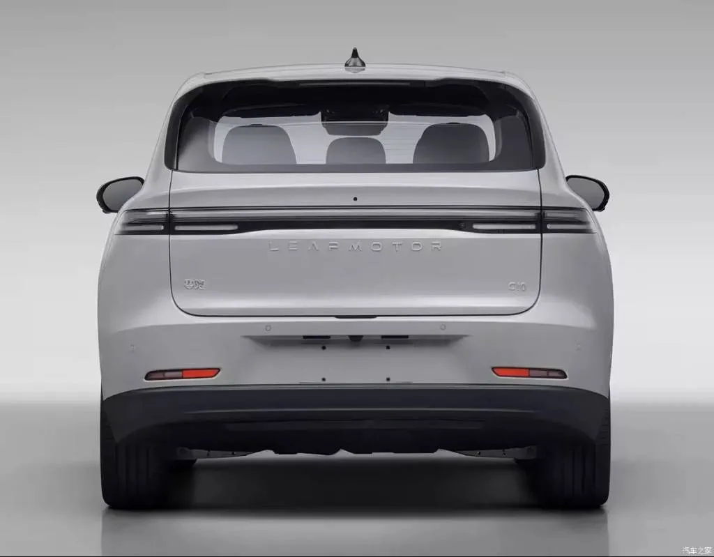 A versão híbrida com extensor de autonomia agora roda até 290 km apenas no modo elétrico e alcança 1.300 km combinados no ciclo chinês.