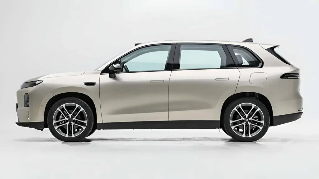 A expectativa é que o Leapmotor C10 seja montado em Goiana, Pernambuco, marcando a chegada da marca chinesa à produção nacional.
