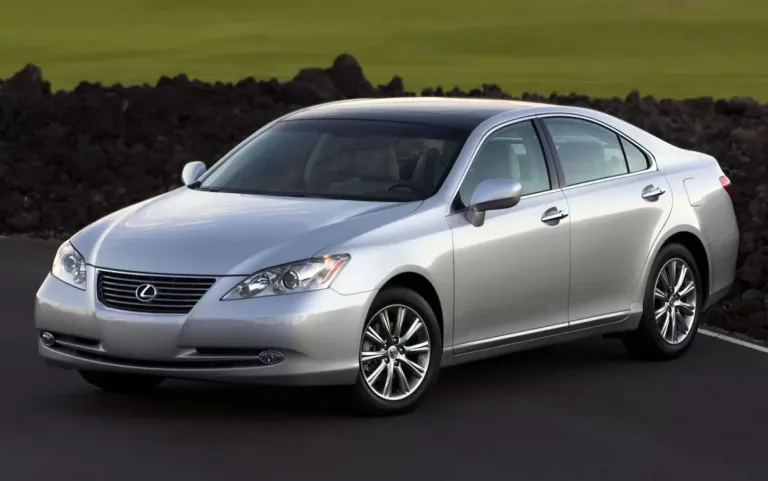 Lexus ES350 2008 é o Toyota rico que bebe como lord inglês