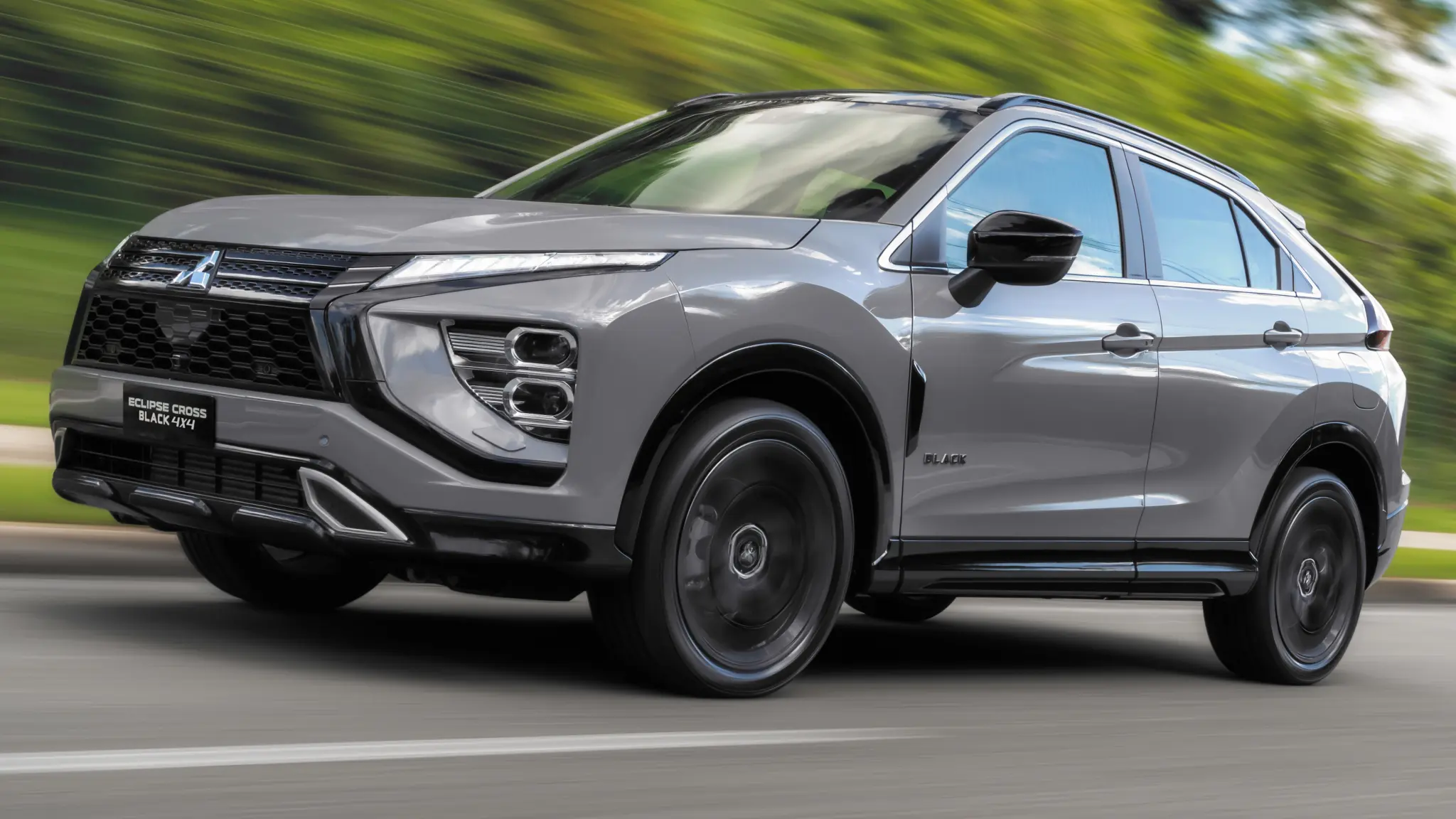 A Mitsubishi recolocou o Eclipse Cross Black no topo da gama por R$ 224.990, acima da HPE-S 4x4, mantendo os equipamentos e apostando no acabamento exclusivo.
