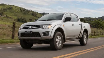 Mitsubishi L200 Triton GLX 2018: Picape leva 1.010 kg e encara terreno ruim; proprietário resume: “É feita para trabalhar, mas precisa estar inteira”