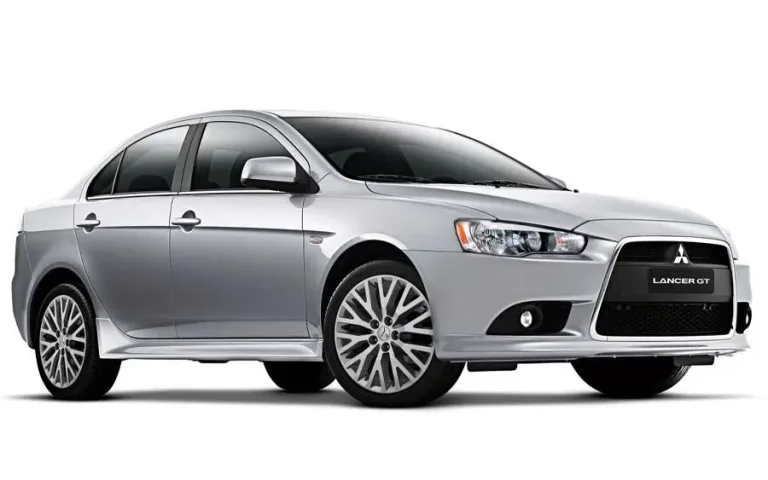 Mitsubishi Lancer GT AWD 2015 aposta em tração integral para se diferenciar entre os sedans usados