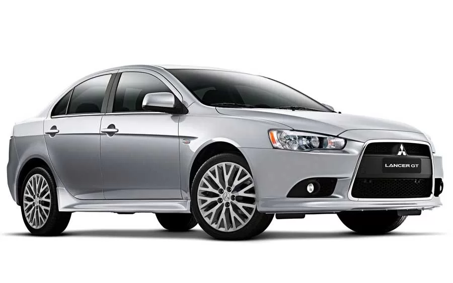 Mitsubishi Lancer GT AWD 2015 aposta em tração integral para se diferenciar entre os sedans usados