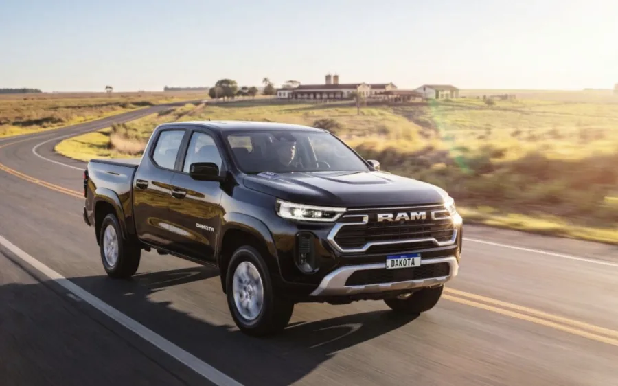 Ram Dakota Big Horn 2027 estreia por R$ 249.990 na venda direta, com motor 2.2 turbodiesel de 200 cv, câmbio automático de oito marchas e tração 4×4