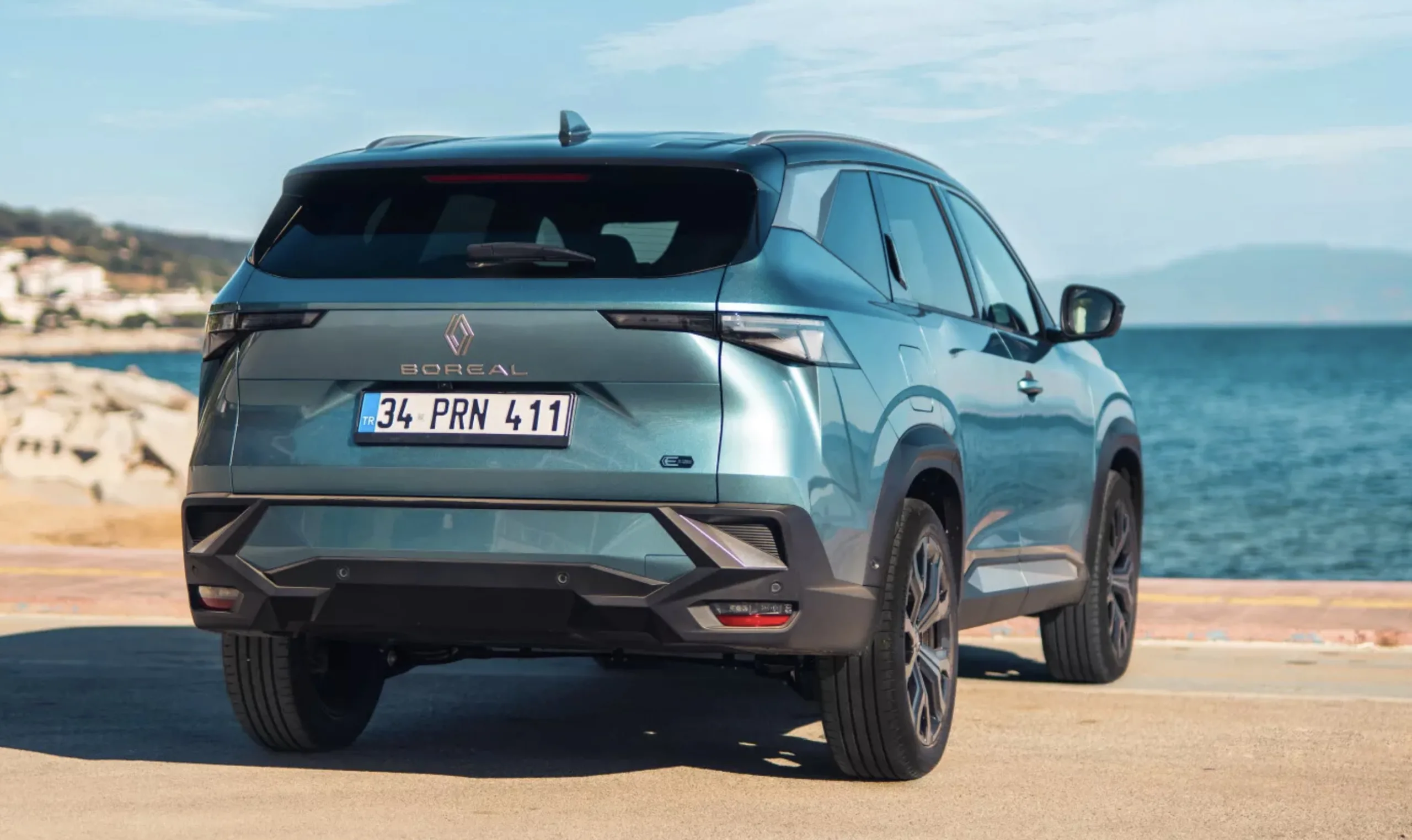 O Renault Boreal começou sua ofensiva internacional pela Turquia, onde é produzido, e passa a mirar Europa, Oriente Médio e África com visual igual ao brasileiro.