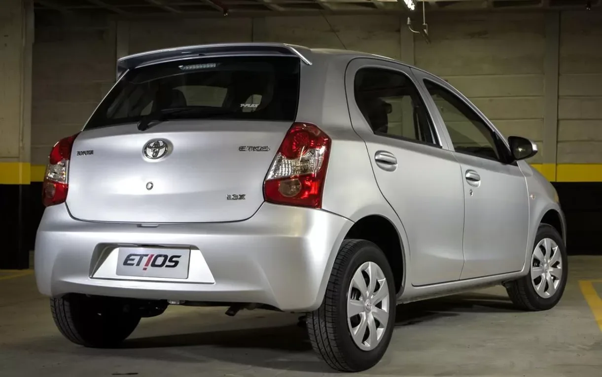 O Toyota Etios X 1.3 2016 foi criado para quem busca transporte simples, econômico e previsível, sem foco em luxo ou desempenho esportivo.