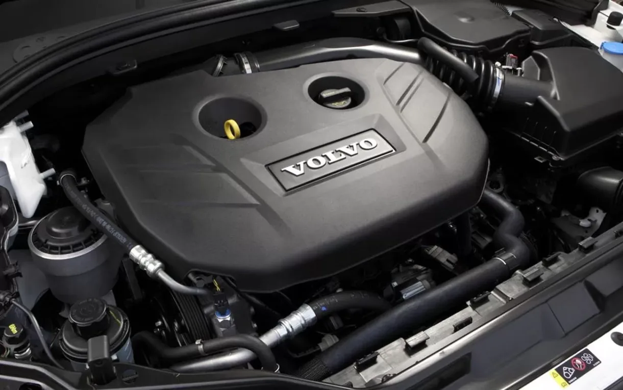 O Volvo XC60 2014 aposta em motor 3.0 turbo de seis cilindros e entrega 304 cv, mantendo desempenho forte mesmo após mais de uma década de mercado.
