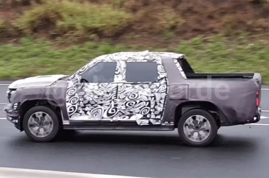 Flagra: Nova Volkswagen Amarok 2027 aparece quase pronta, cresce e confirma plataforma chinesa