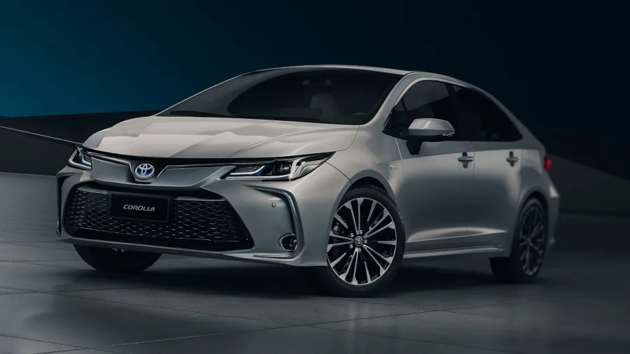 Toyota Corolla venceu o Qual Comprar 2026 da Autoesporte entre os sedans médios ao combinar revisões de R$ 3.306, desvalorização de 5,2% e garantia de dez anos