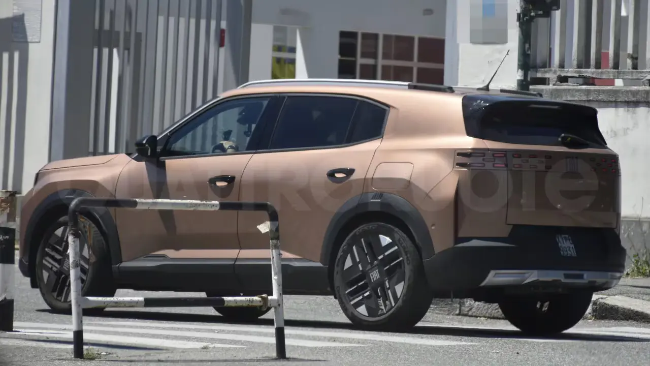Imagens de testes revelaram a traseira do futuro sucessor do Fiat Pulse. O modelo crescerá de categoria e fará parte da nova estratégia global da Fiat.