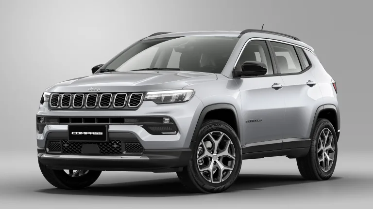 Jeep Compass Longitude vale R$ 200 mil? Teste revela consumo de 8,9 km/l na cidade, desempenho na estrada e o peso de enfrentar híbridos em 2026