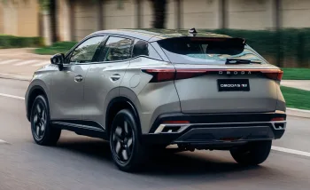 Omoda 5 HEV cobra R$ 7.400 em revisões: a economia dos 23 km/l ainda compensa na compra desse SUV híbrido?