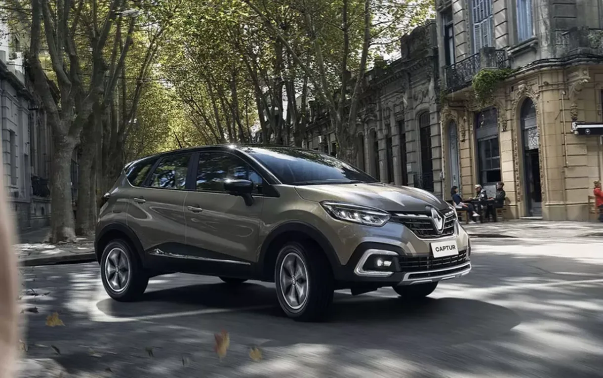 Renault Captur Intense 1.3 2024 combina 170 cv e porta-malas de 437 litros; proprietário diz: “É mais forte do que parece”