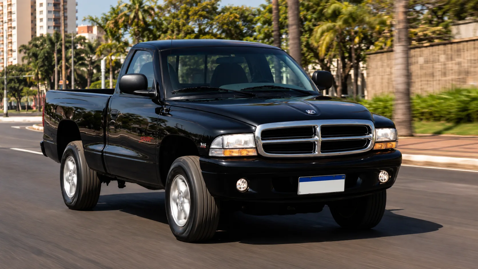 Dodge Dakota Sport 1999 custa R$ 32.598,00 e dono dá a dica: “É forte para trabalhar, mas não aceita manutenção barata”