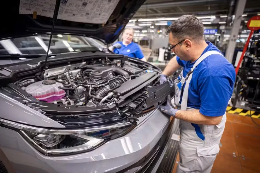 Volkswagen avalia cortar mais 50 mil vagas e pode chegar a 100 mil demissões