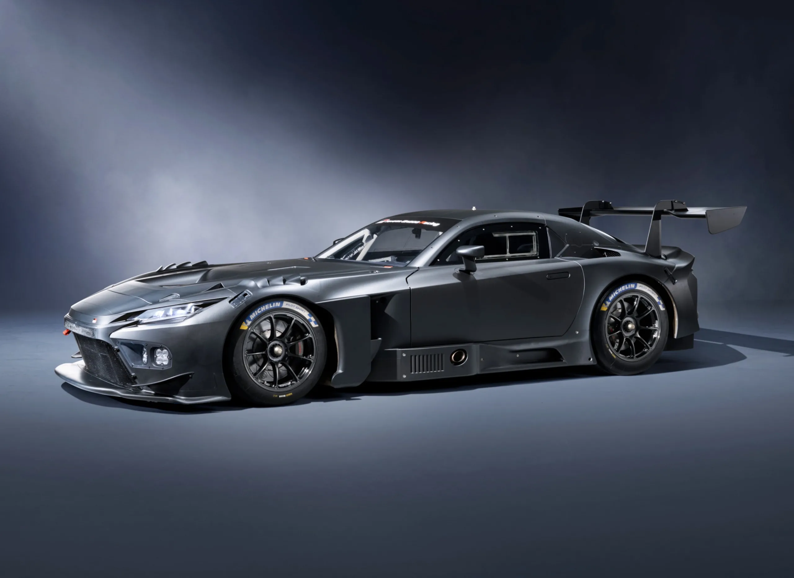 A Toyota prepara o GR GT para 2027, um supercarro criado pela Gazoo Racing ao lado da versão de competição GT3.
