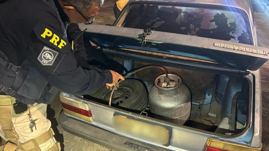 PRF apreende Chevette que usava botijão de gás de cozinha como combustível no RN