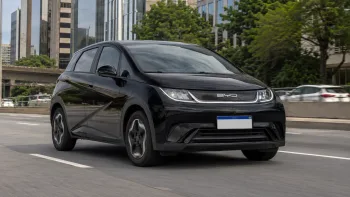 Carro elétrico usado quebra tabu e acaba sendo mais fácil de vender do que o mercado imaginava; BYD Dolphin e Dolphin Mini lideram procura