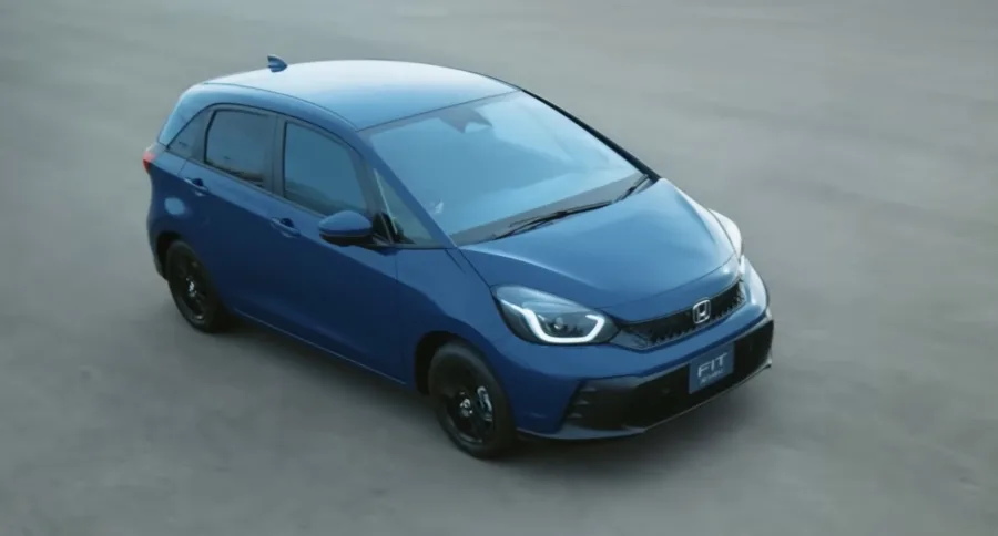 Honda Fit completa 25 anos com nova versão e sistema híbrido no Japão
