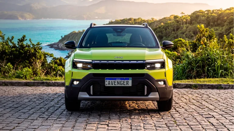Novo Jeep Avenger nacional terá motor híbrido em todas as versões