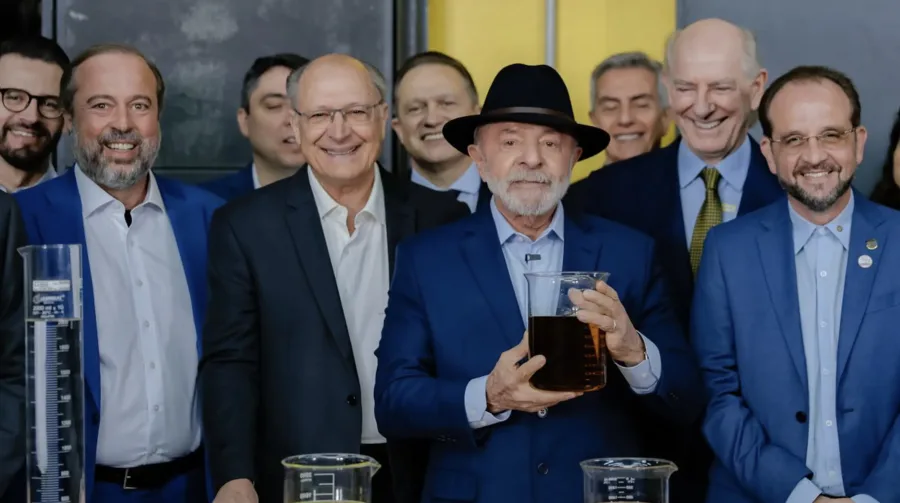 Governo aprova gasolina com 32% de etanol e já estuda elevar mistura para 35%
