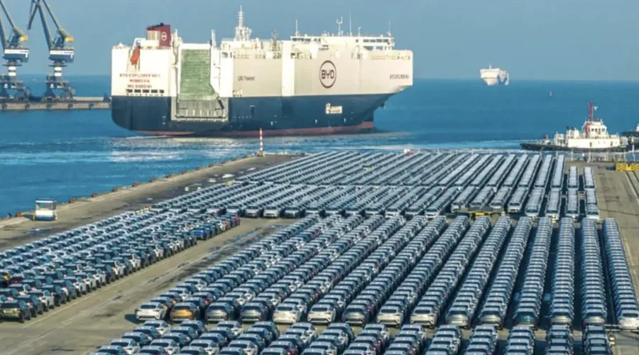 China supera um milhão de carros exportados em um único mês