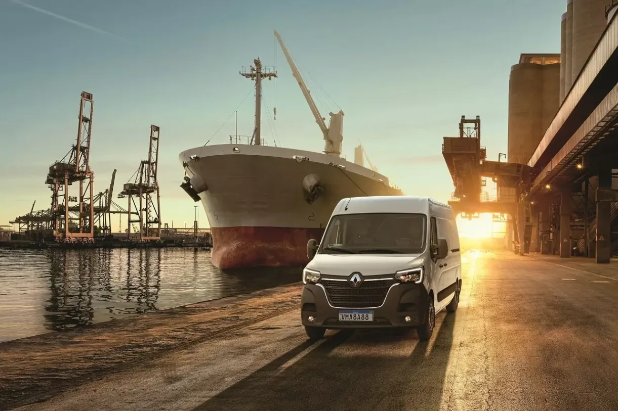 O Renault Master Extra 2024 serve a entregas e logística; usado, vale a compra quando chega revisado e sem sinais de carga excessiva.