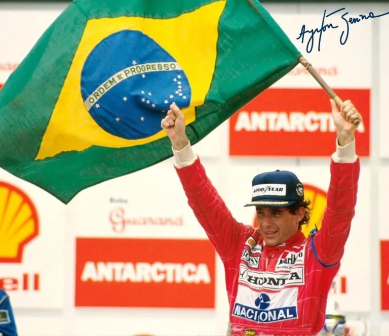 Ayrton Senna é reconhecido oficialmente como Herói da Pátria