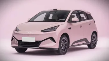 Novo BYD Dolphin Mini terá tração traseira, 127 cv e porta-malas dianteiro para enfrentar o Geely EX2