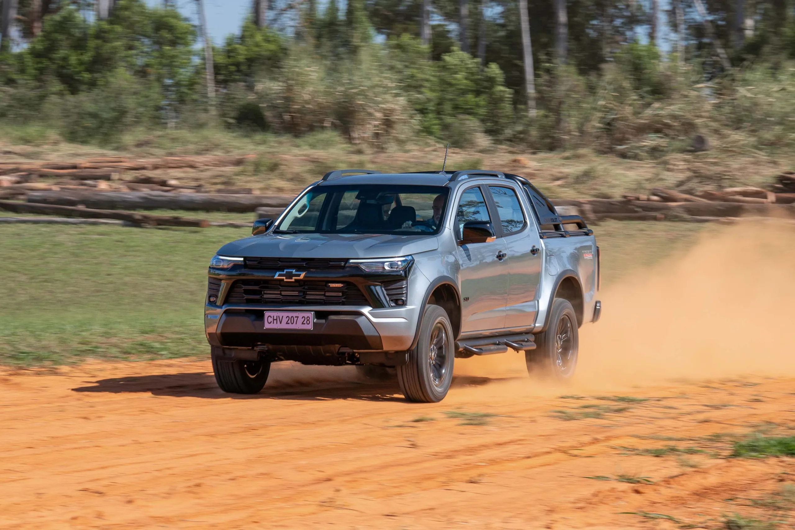 O amortecedor foi codesenvolvido com a GM e passou por testes de impacto de pedra, durabilidade e corrosão, seguindo o padrão usado pela Chevrolet em peças originais.