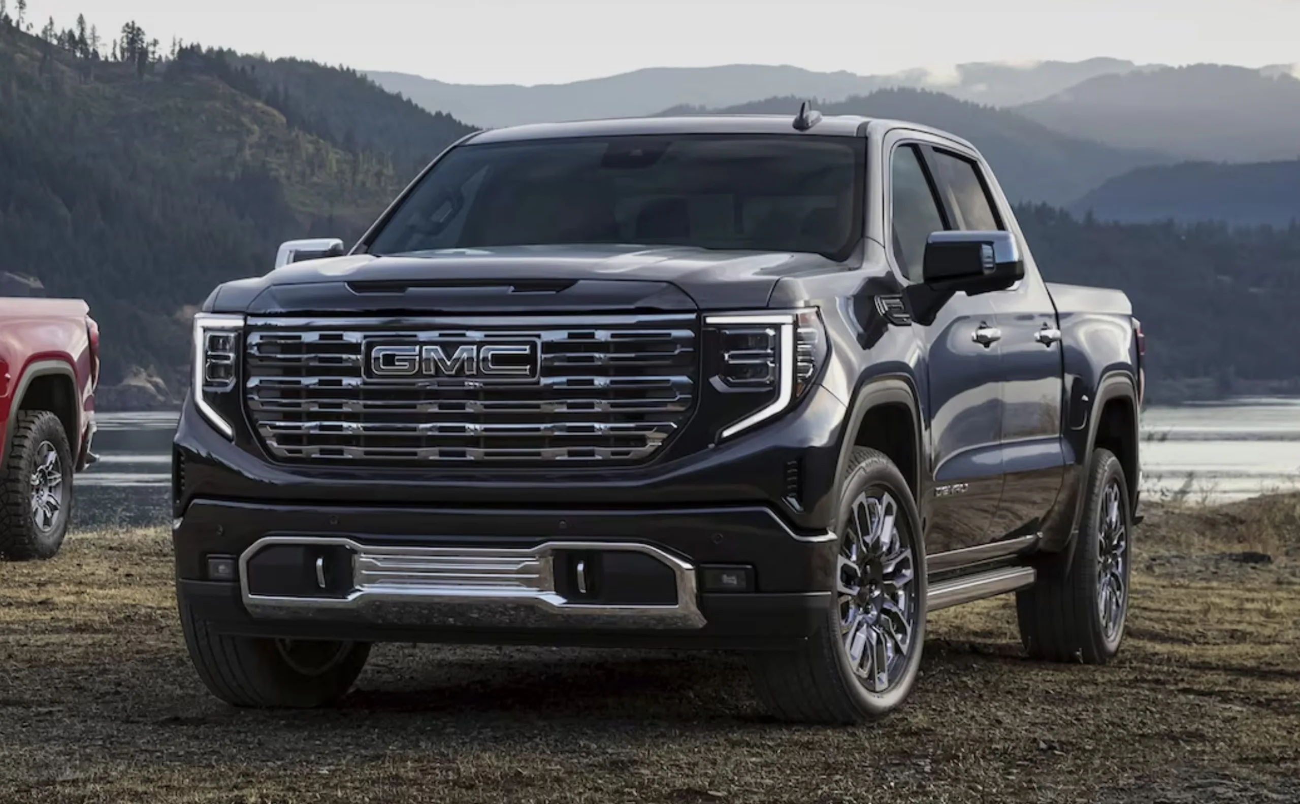 GMC Sierra 1500: Uma Silverado que resolveu vestir roupa de gala, mantendo o V8 5.3 de 360 cv e o câmbio automático de 10 marchas para encarar Ford F-150 e Ram 1500.