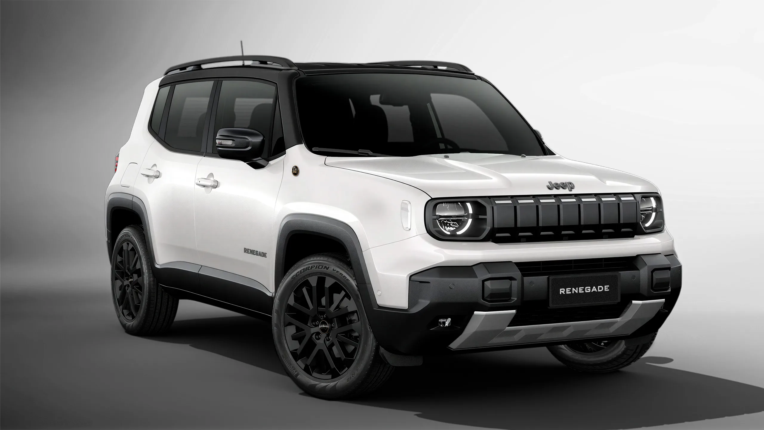O Jeep Renegade 85 Anos custa R$ 167.690 e parte da versão Longitude. Seu motor turbo trabalha com sistema híbrido-leve de 48V e câmbio automático de seis marchas.