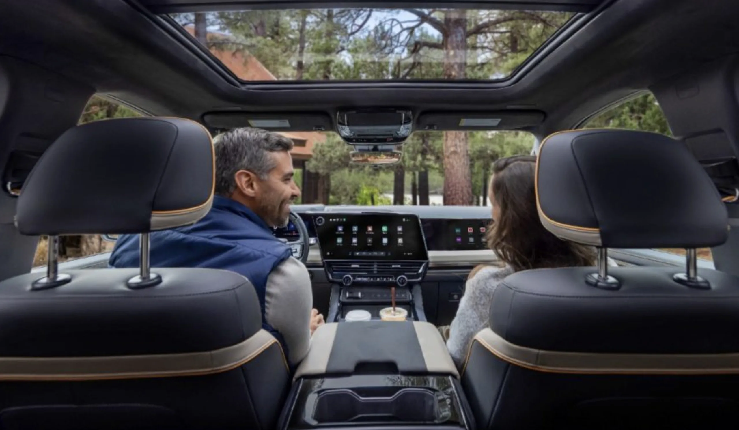A GM havia decidido reduzir o espaço do celular em seus carros, mas a reação dos motoristas pesou e a Chevrolet agora mantém Android Auto e Apple CarPlay na nova fase digital.
