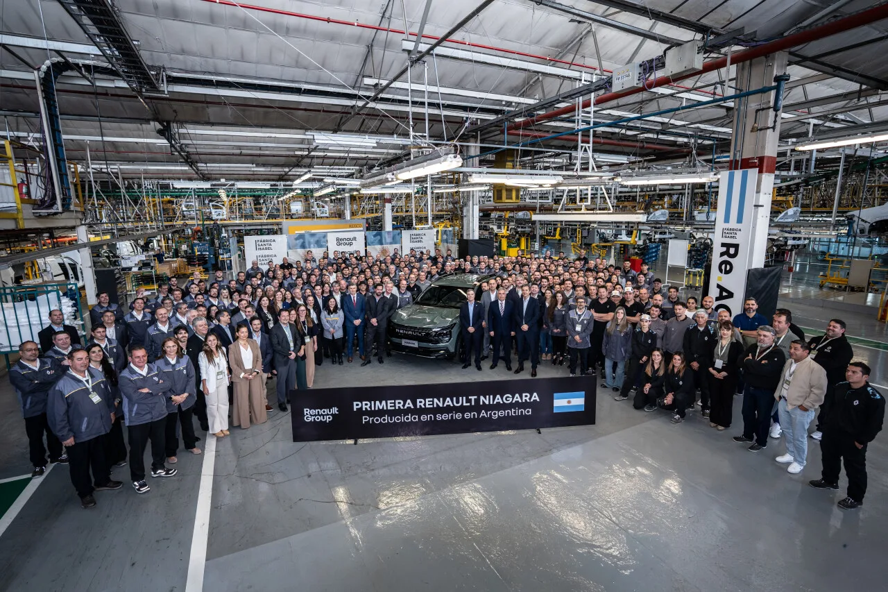 A fábrica de Santa Isabel recebeu mais de 60 robôs e passou por 278 projetos de modernização, enquanto a Niagara percorreu mais de 800 mil quilômetros de testes antes da produção.