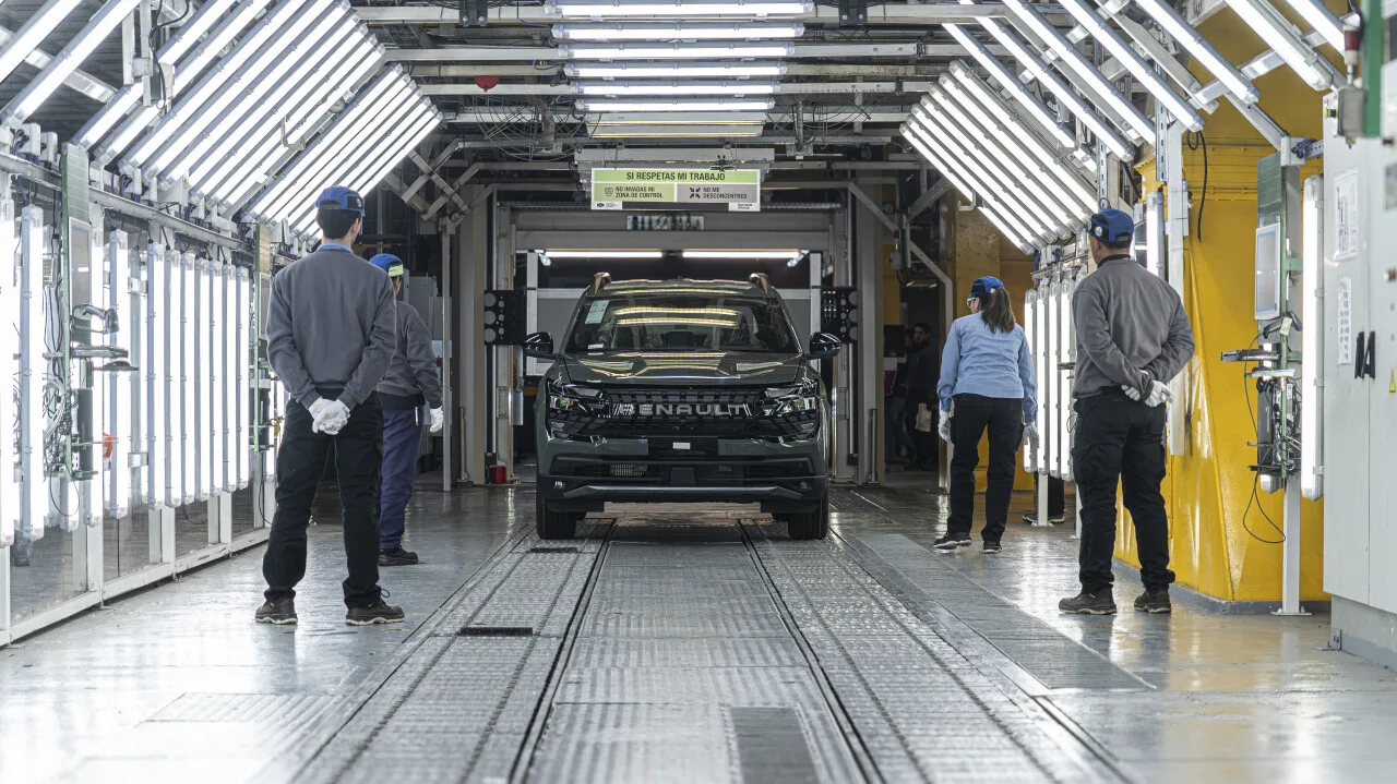 A Renault começou a fabricar a Niagara na Argentina, picape que substituirá a Oroch no Brasil em novembro de 2026 e enfrentará Fiat Toro, Ram Rampage e Chevrolet Montana.