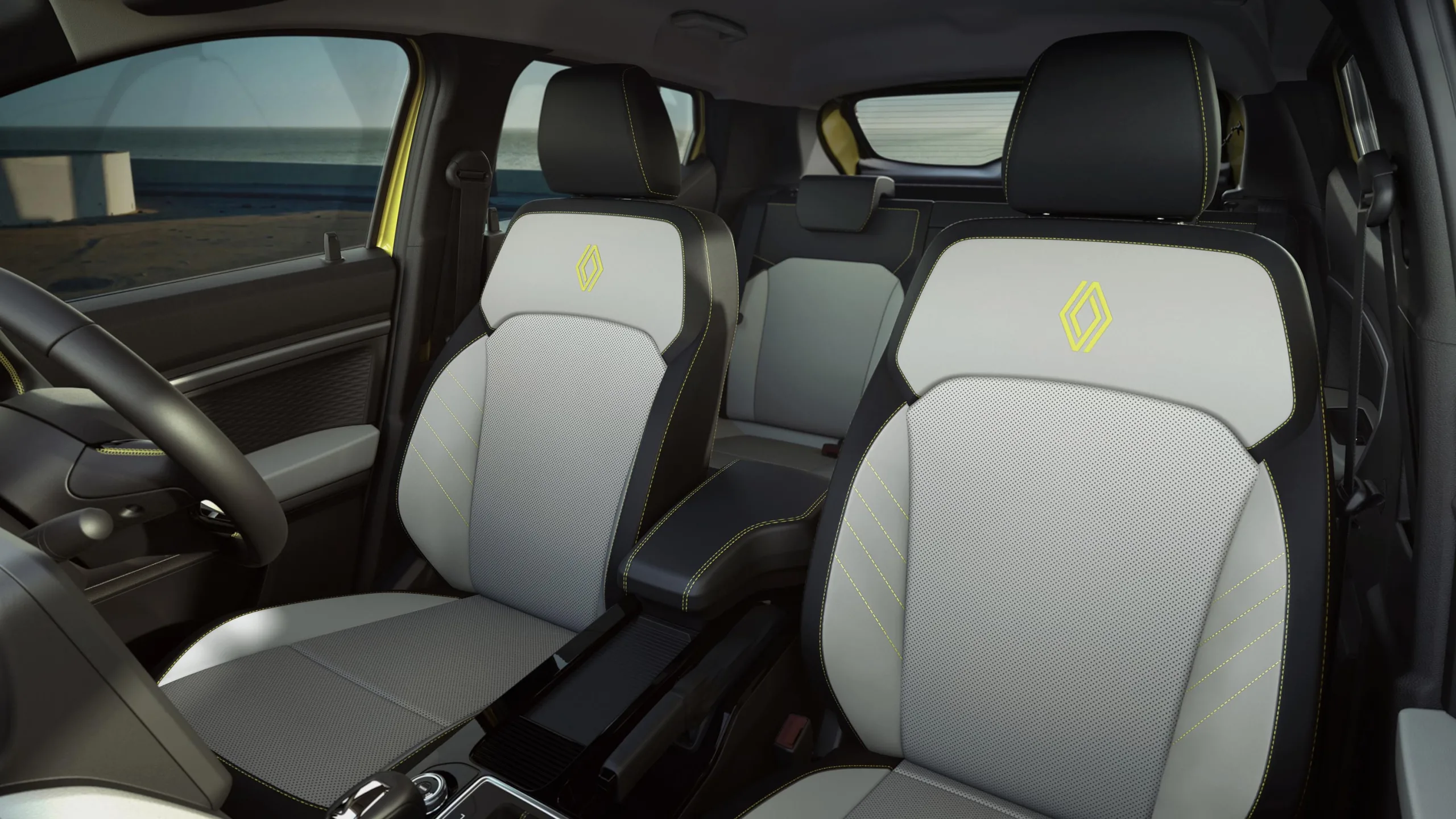 O pacote de segurança inclui controle de estabilidade, controle de tração, assistente de partida em rampas e Isofix. São itens importantes para avaliar qualquer SUV de entrada.