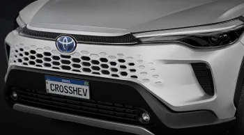 Novo Toyota Corolla Cross XRV Hybrid 2027 custa R$ 213.990 e combina motor 1.8 flex, motores elétricos de 72 cv, sete airbags, Toyota Safety Sense e tela de 10,1 polegadas